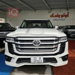 تۆیۆتا لاند کروزەر